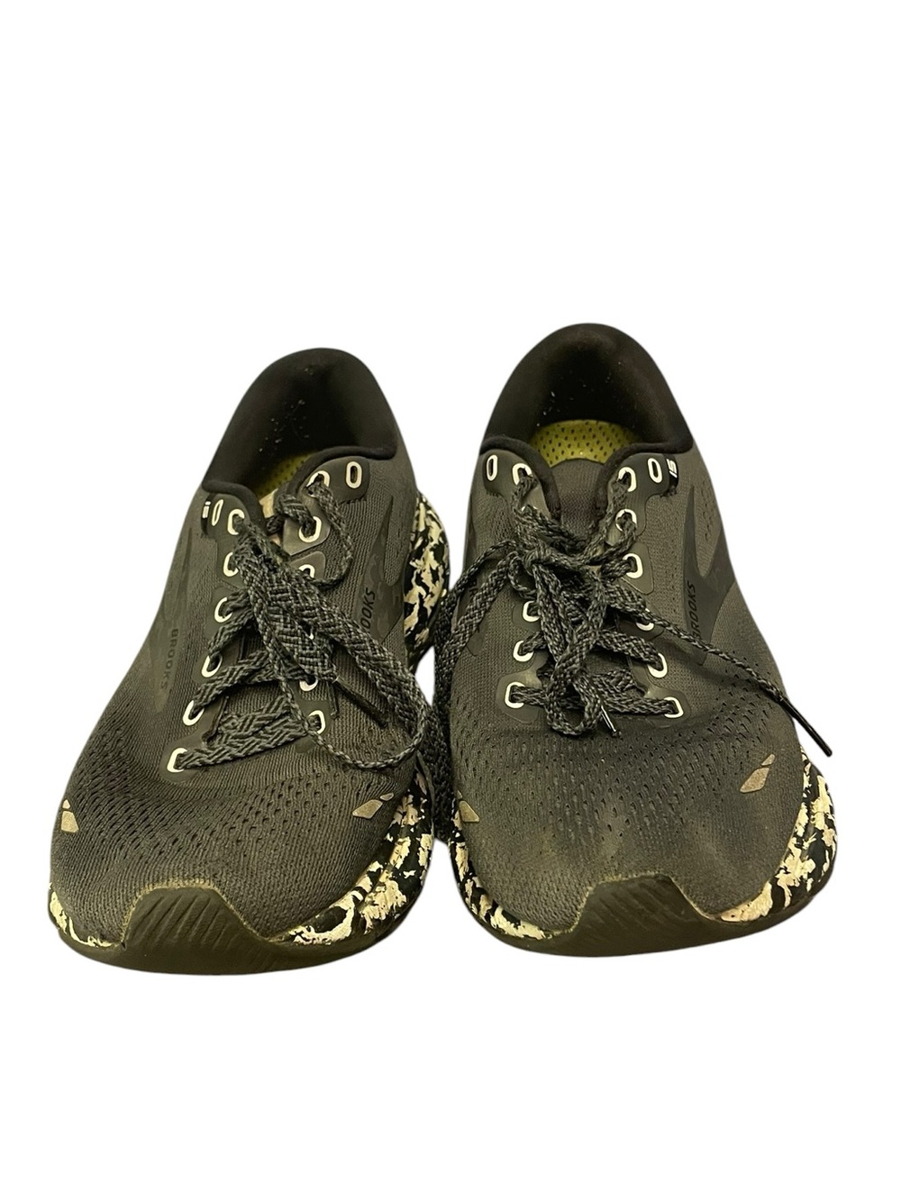 Men's Black Athletic Sneakers with Marbled Sole size 7.5